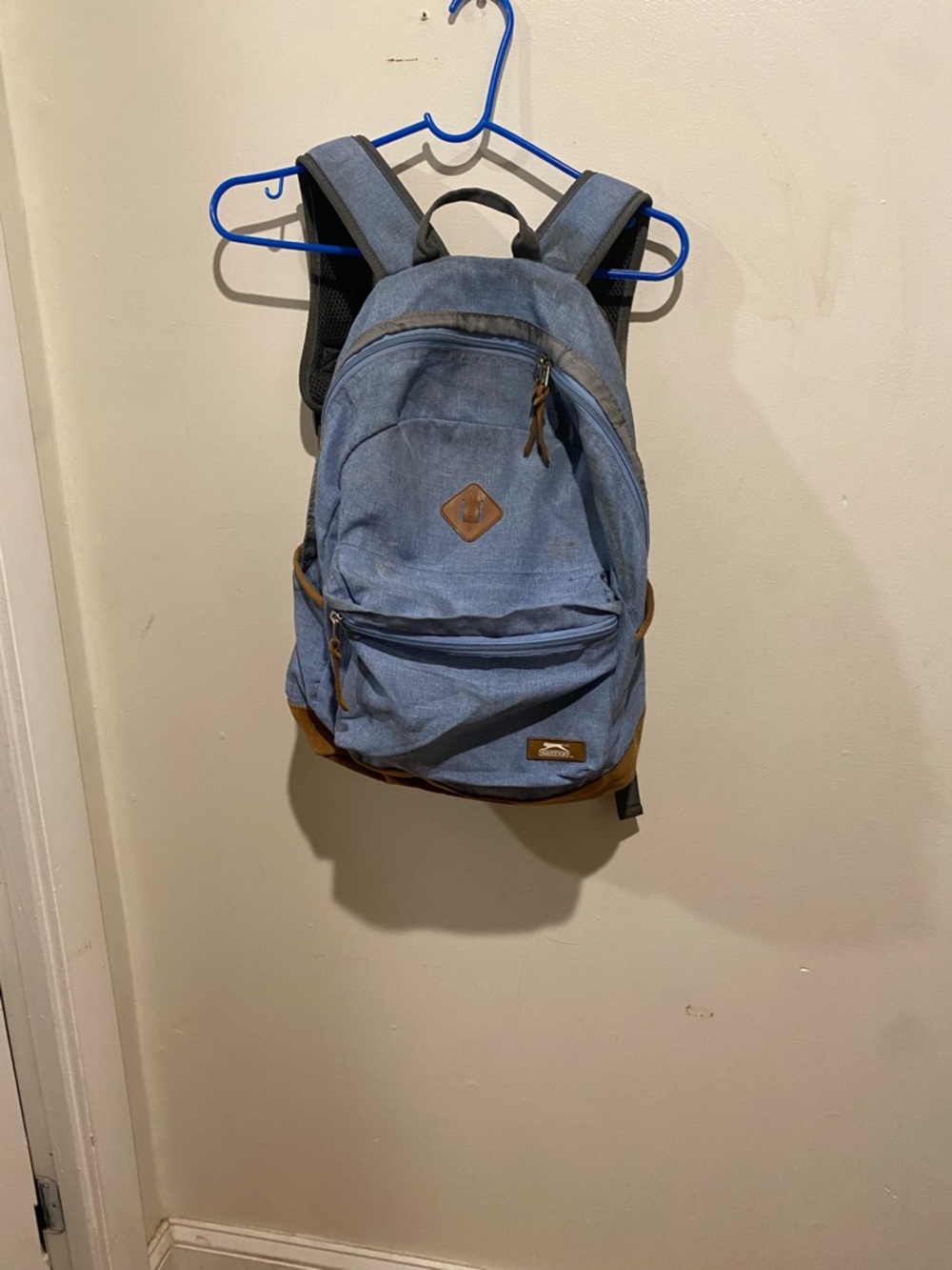 Unisex Size M Slazenger denim-style backpack